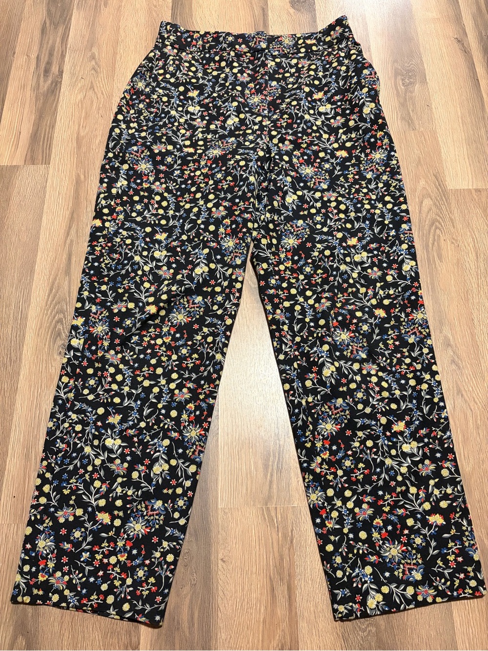 Boden Black Floral Cropped Dress Pants Size 6
